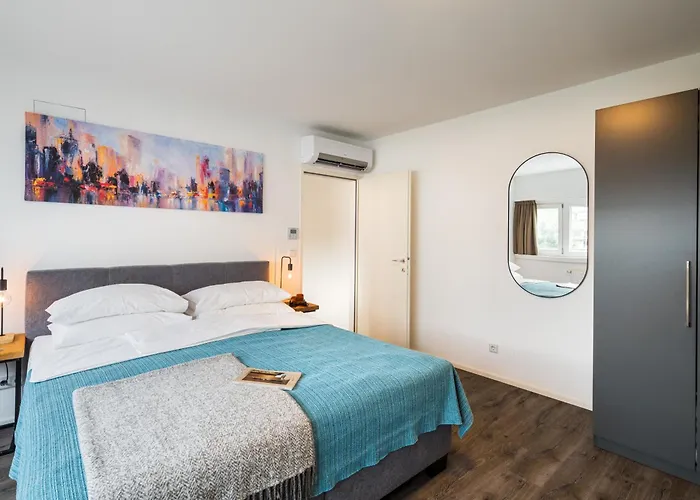 Urban Island I Riverside Apartments