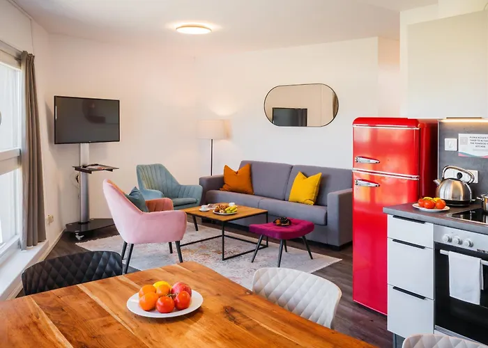 Urban Island I Riverside Apartments